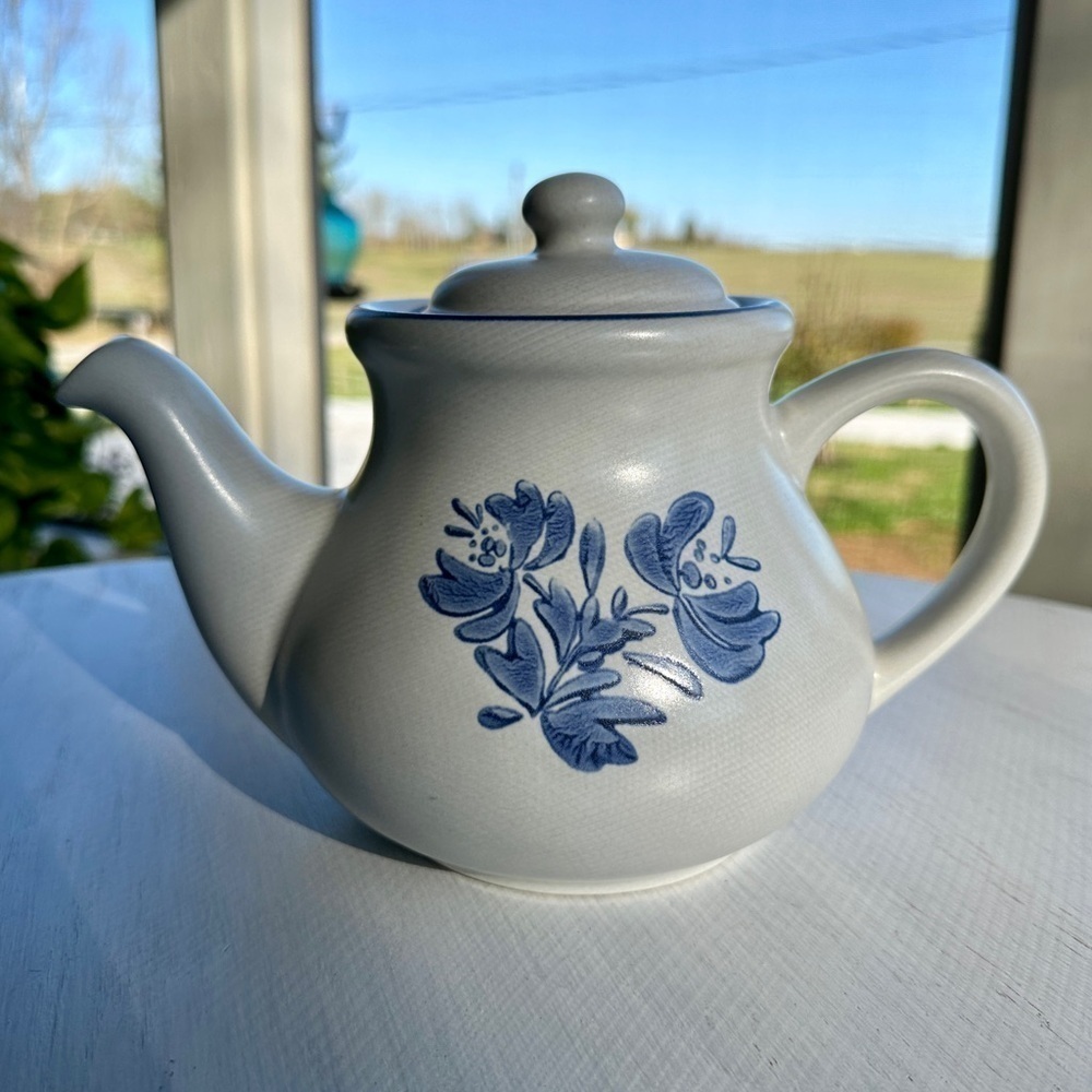 VINTAGE, PFALTZGRAFF, WHITE IRONSTONE TEAPOT WITH BLUE FLORAL PATTERN.